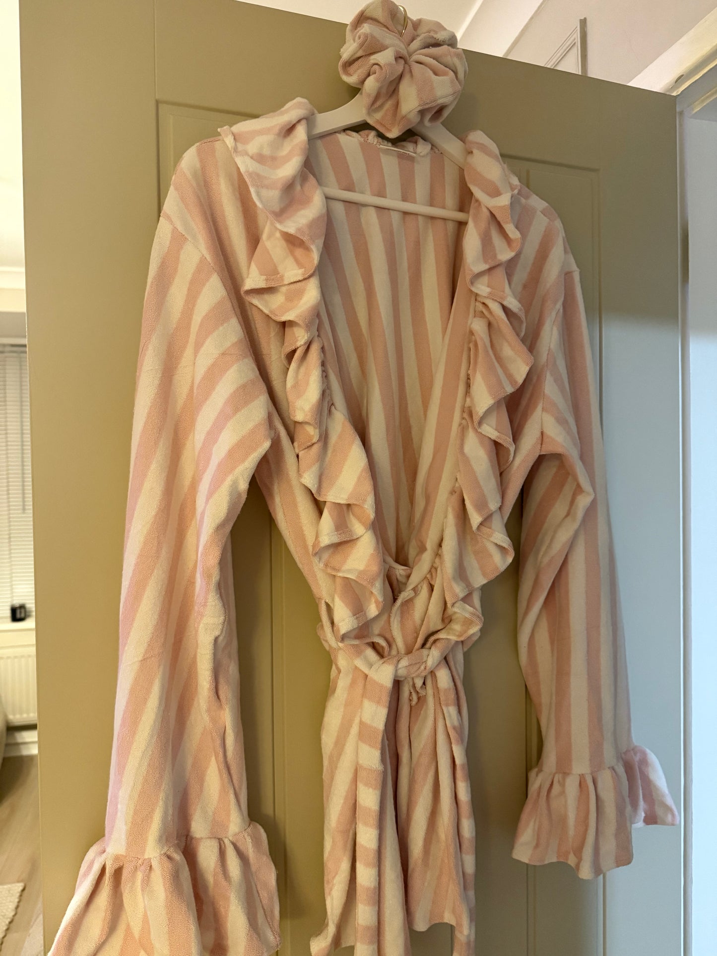 SIGNATURE DRESSING GOWN